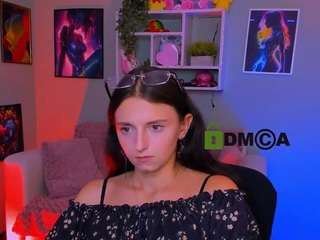 caroline-honeyy1