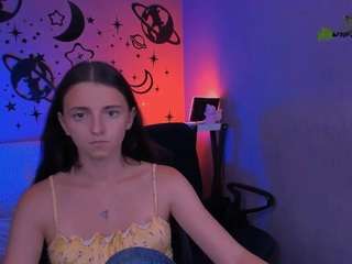 caroline-honeyy1
