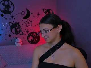 caroline-honeyy1