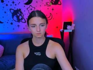 caroline-honeyy1