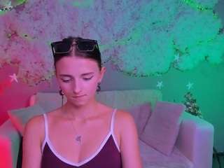 caroline-honeyy1