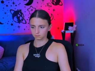 caroline-honeyy1
