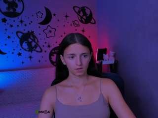caroline-honeyy1