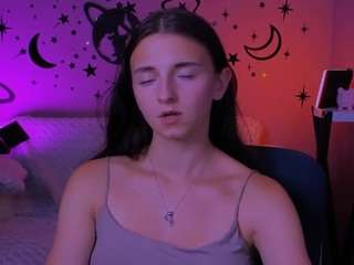 caroline-honeyy1