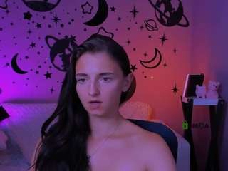 caroline-honeyy1