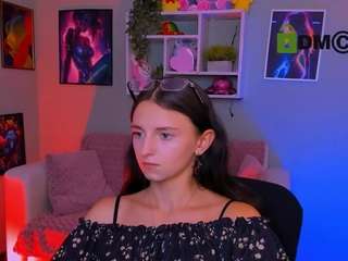 caroline-honeyy1