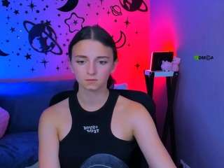 caroline-honeyy1