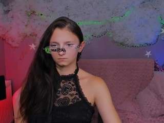 caroline-honeyy1