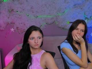 caroline-honeyy1 live cam preview