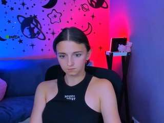 caroline-honeyy1