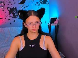 caroline-honeyy1