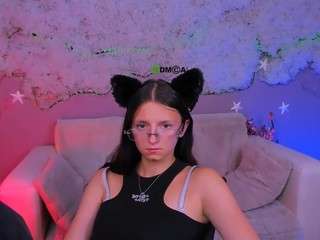caroline-honeyy1