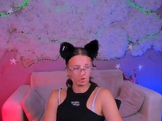 caroline-honeyy1