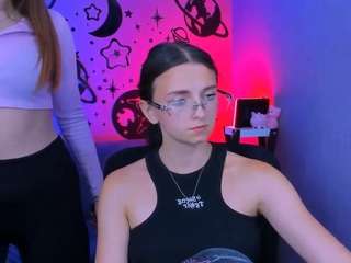 caroline-honeyy1