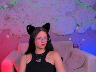 caroline-honeyy1
