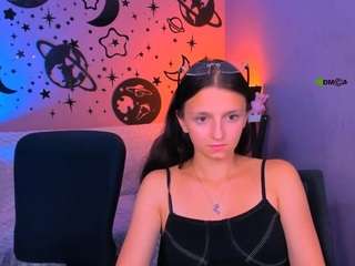 caroline-honeyy1