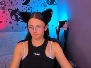 caroline-honeyy1