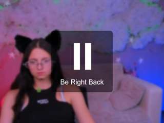 caroline-honeyy1