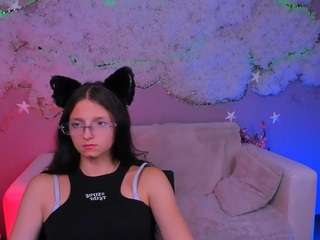 caroline-honeyy1 live cam preview