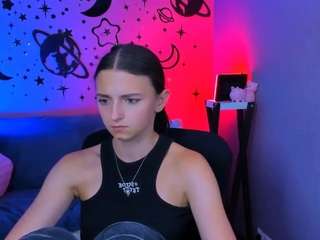 caroline-honeyy1