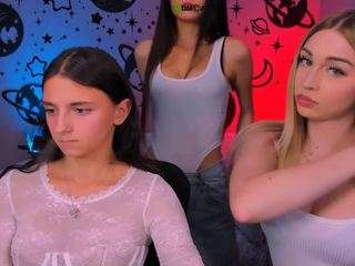 caroline-honeyy1 camsoda