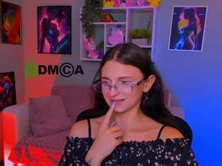 caroline-honeyy1