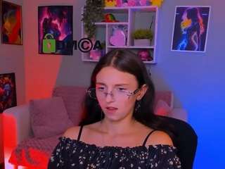 caroline-honeyy1