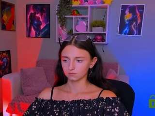caroline-honeyy1