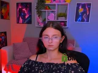 caroline-honeyy1