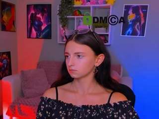 caroline-honeyy1