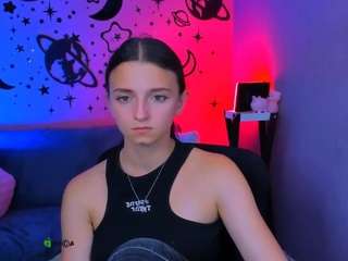 caroline-honeyy1