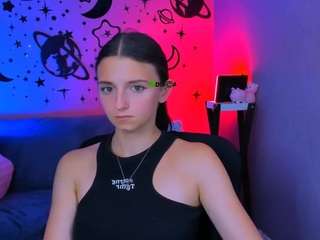 caroline-honeyy1