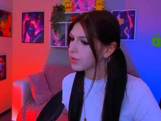 caroline-honeyy1