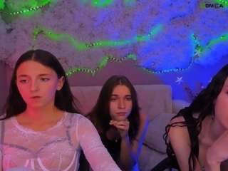caroline-honeyy1