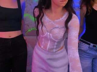 caroline-honeyy1