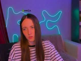 caroline-honeyy1