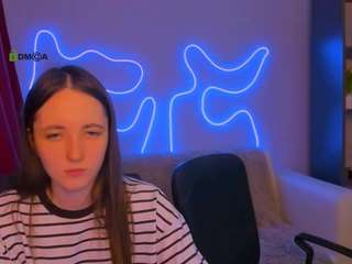 caroline-honeyy1