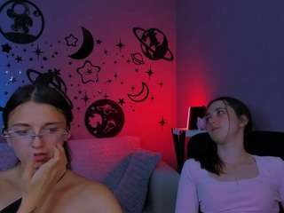 caroline-honeyy1 live cam preview
