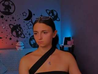 caroline-honeyy1