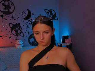 caroline-honeyy1