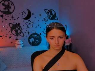 caroline-honeyy1
