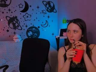 caroline-honeyy1