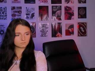caroline-honeyy1