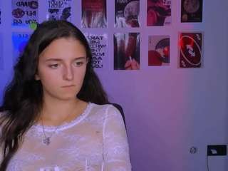 caroline-honeyy1
