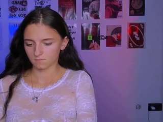 caroline-honeyy1