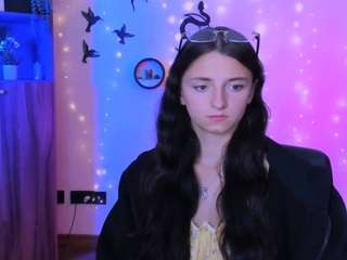 caroline-honeyy1