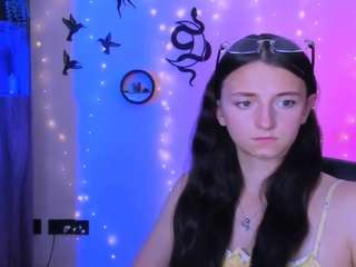 caroline-honeyy1
