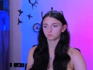 caroline-honeyy1