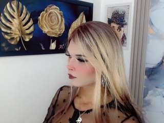 emma-miler live cam preview
