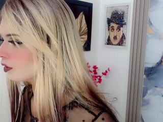 emma-miler live cam preview